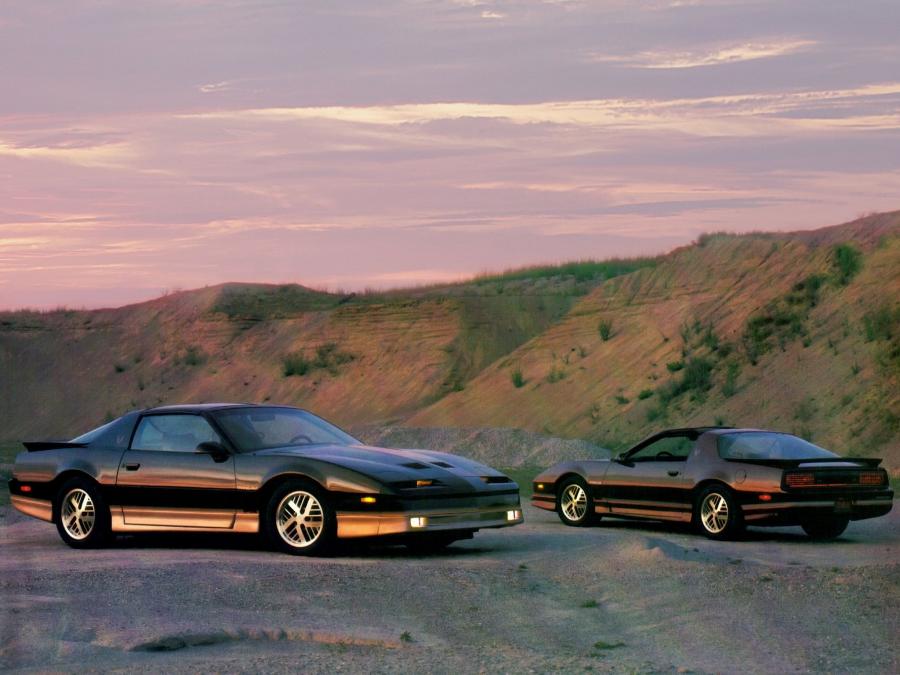  Pontiac Firebird Trans Am 1983 года  (фото 12 из 22)